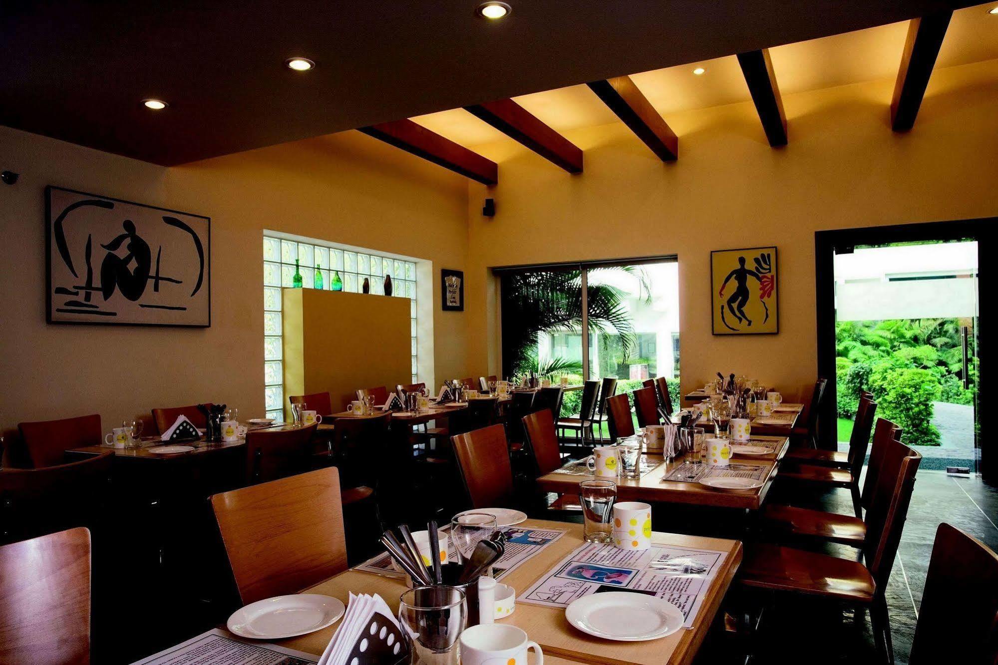 Lemon Tree Hotel, Udyog Vihar, Gurugram Gurgáon Exteriér fotografie