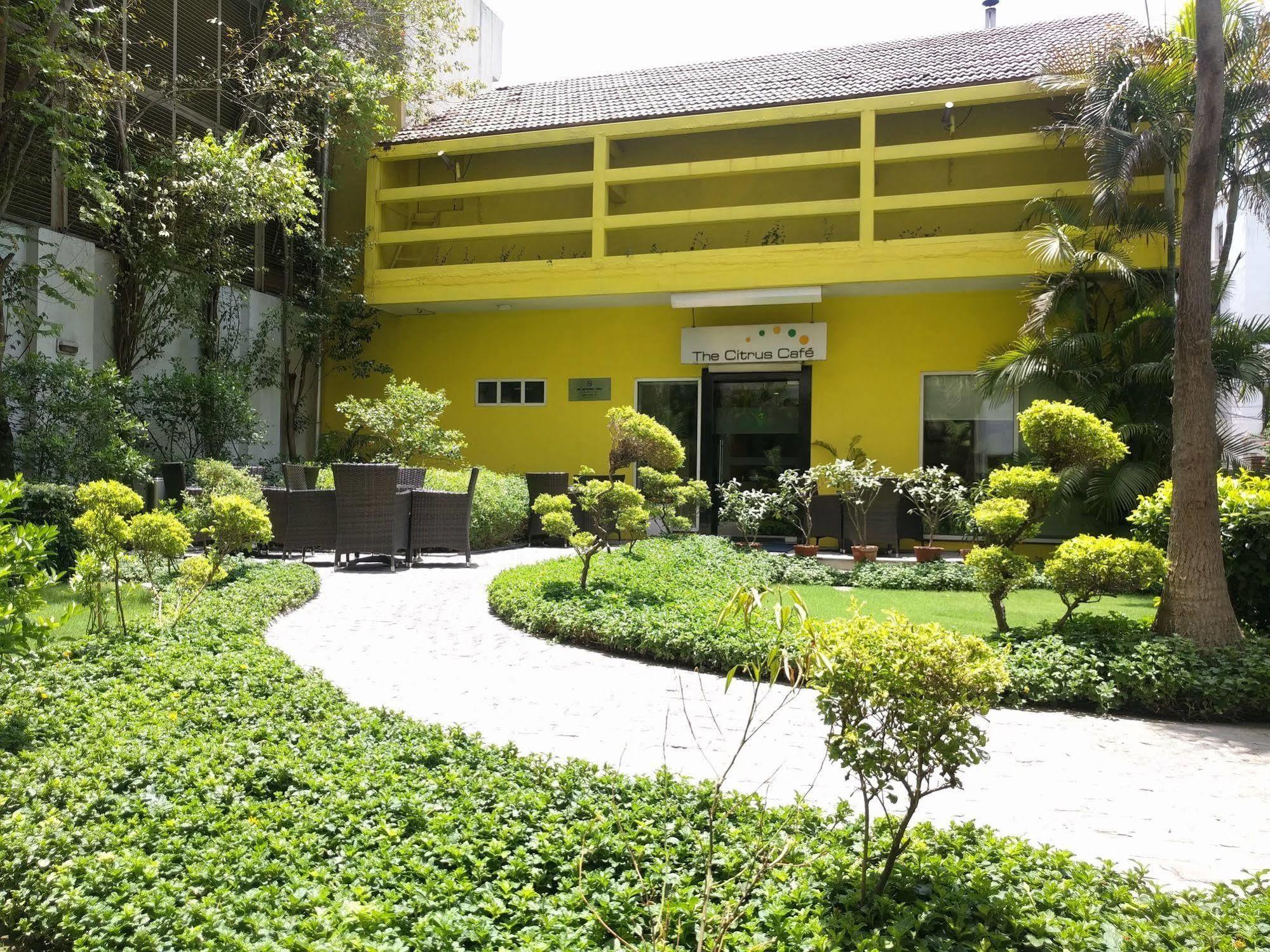 Lemon Tree Hotel, Udyog Vihar, Gurugram Gurgáon Exteriér fotografie