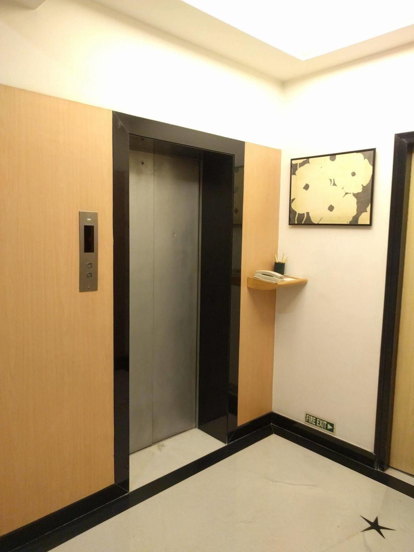 Lemon Tree Hotel, Udyog Vihar, Gurugram Gurgáon Exteriér fotografie
